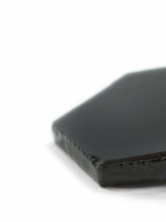 Tomette murale hexagonale, faïence artisanale noir brillant