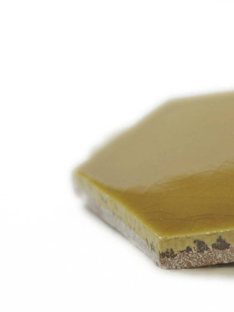 Faïence murale hexagonale émail jaune miel aspect artisanal CE1406023