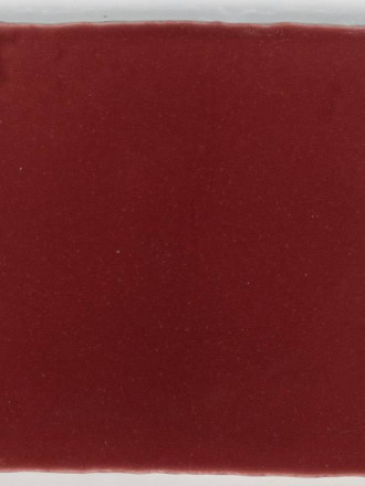 Carrelage carré rouge, type artisanal en terre cuite émaillée