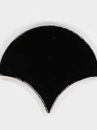 Du carrelage noir écaille de poisson pour toutes vos pièces