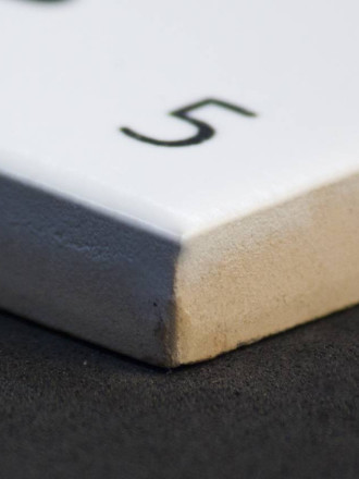 Scrabble-Fliese Buchstabe K 10 × 10 cm - LE0804011