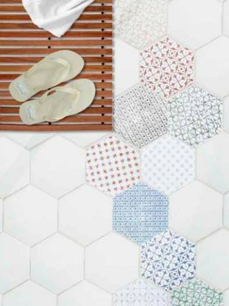 Carrelage tomette hexagonale décor noir délavé fond blanc HE0807002